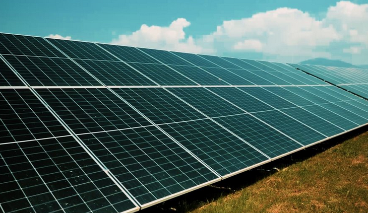 mikroi-paragogoi-fotovoltaikon
